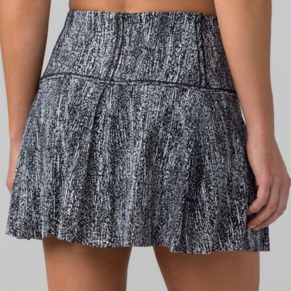 Lululemon Air Time Black White Lost In Pace Skirt Size 4 Tall - Picture 2 of 8